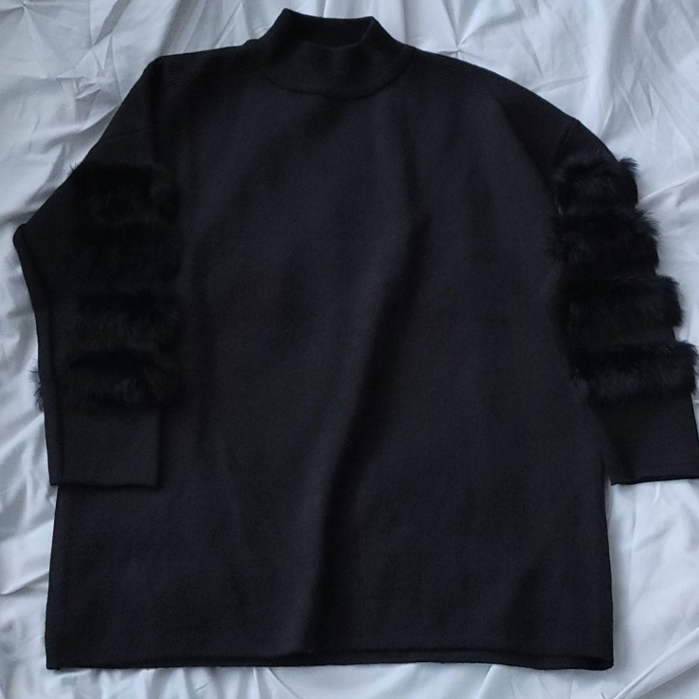 Oversized Sweater with Fur Detail